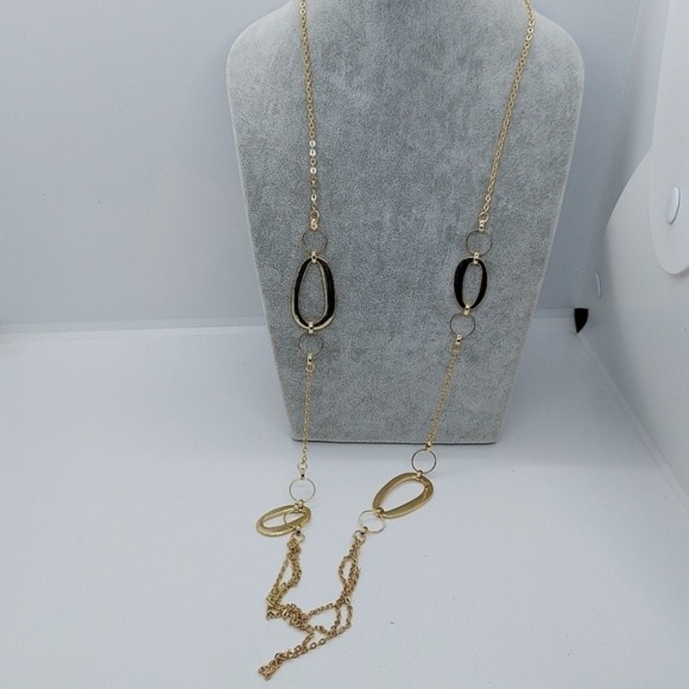 Nwt Metal brand long gold‎ necklace.